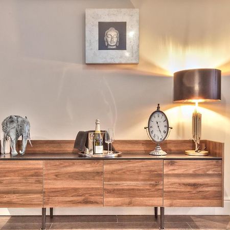 The Mews Boutique Deluxe Apartments, Sleep 2-6 People , Central Location, Free Parking ويندرمير المظهر الخارجي الصورة