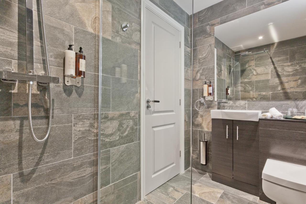 The Mews Boutique Deluxe Apartments, Sleep 2-6 People , Central Location, Free Parking ويندرمير المظهر الخارجي الصورة