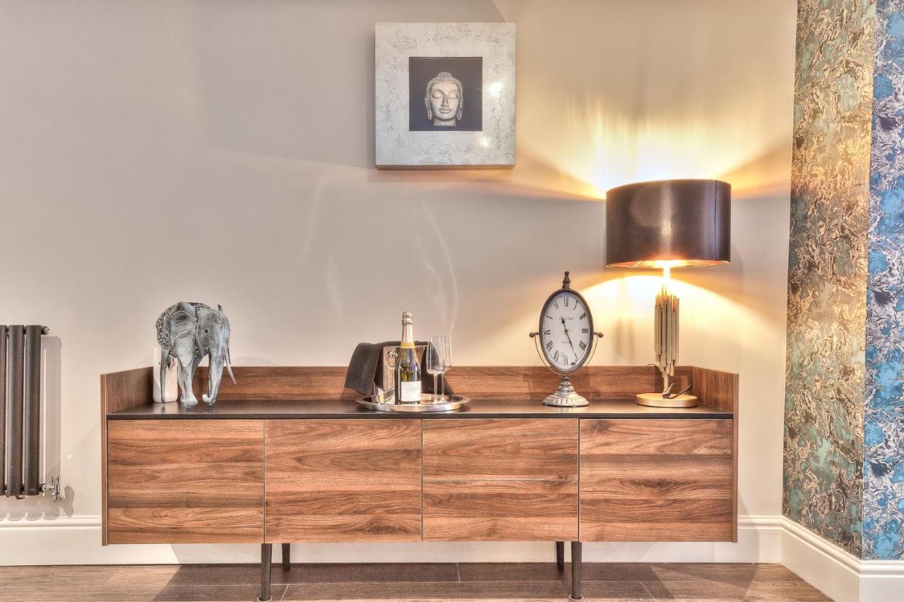The Mews Boutique Deluxe Apartments, Sleep 2-6 People , Central Location, Free Parking ويندرمير المظهر الخارجي الصورة