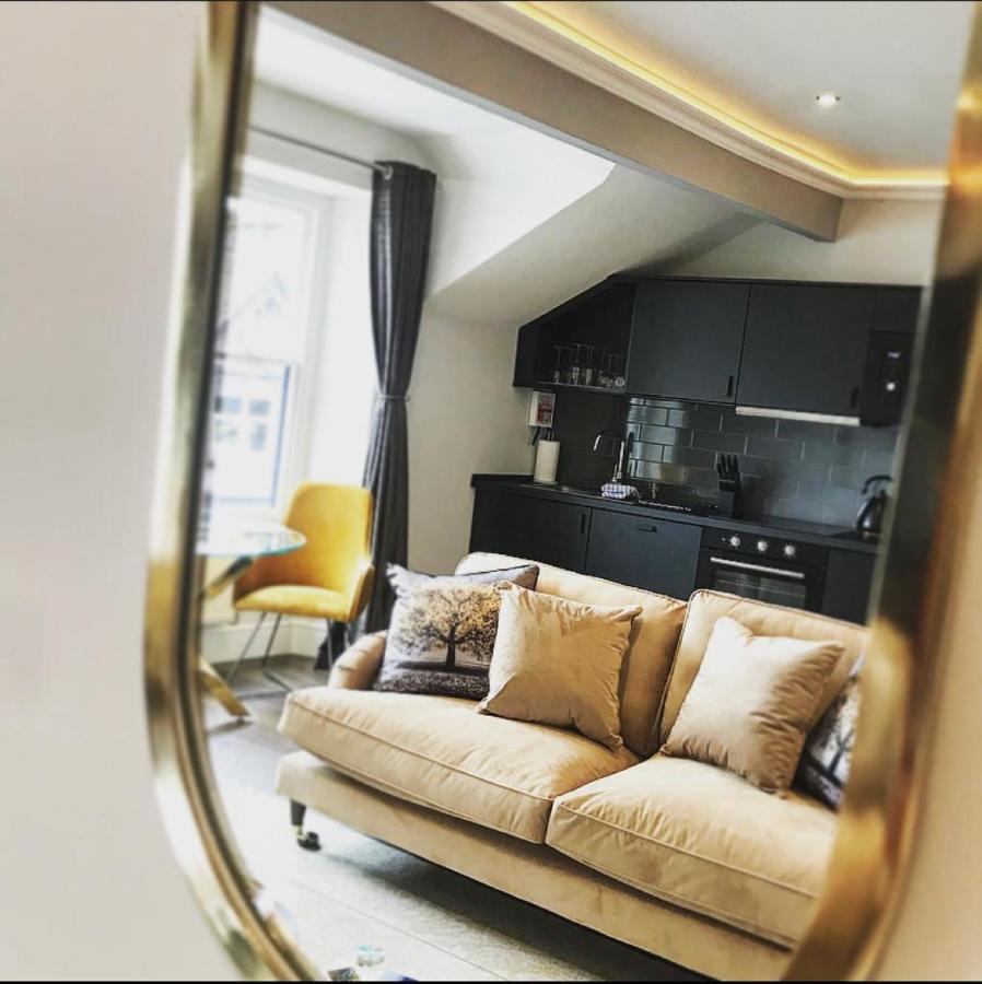 The Mews Boutique Deluxe Apartments, Sleep 2-6 People , Central Location, Free Parking ويندرمير المظهر الخارجي الصورة