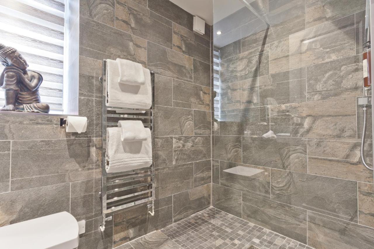The Mews Boutique Deluxe Apartments, Sleep 2-6 People , Central Location, Free Parking ويندرمير المظهر الخارجي الصورة