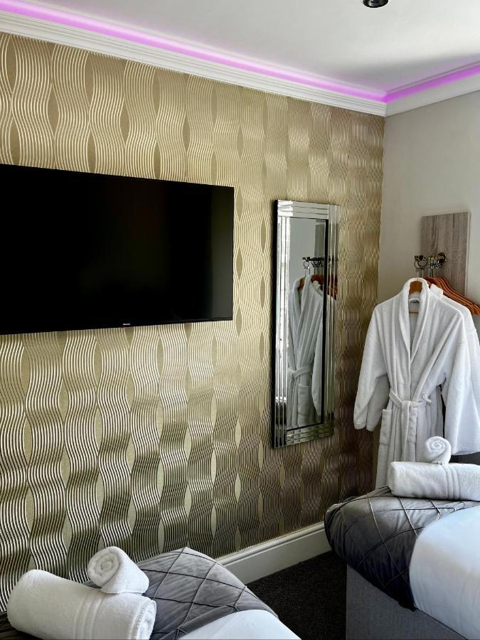 The Mews Boutique Deluxe Apartments, Sleep 2-6 People , Central Location, Free Parking ويندرمير المظهر الخارجي الصورة